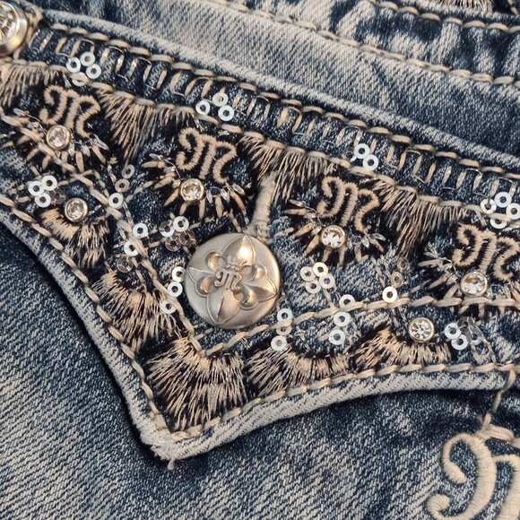 Miss Me - Distressed blue wash with rhinstones Size 27 - Picture 1 of 10